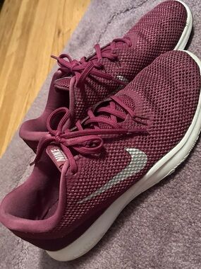 Nike Women's Burgundy Knit Running Sneakers- Nike Flex TR 7